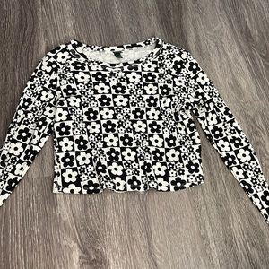 Brand wild fable, size large, color black and white floral